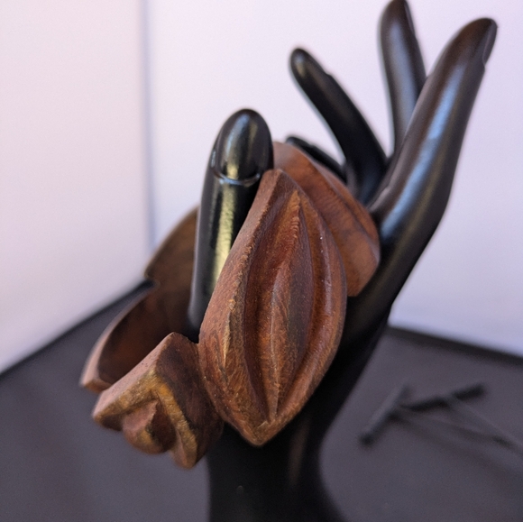 Vintage Thick Carved Wooden Bracelet Leaf Boho Wide Chunky Bangle - Picture 5 of 5